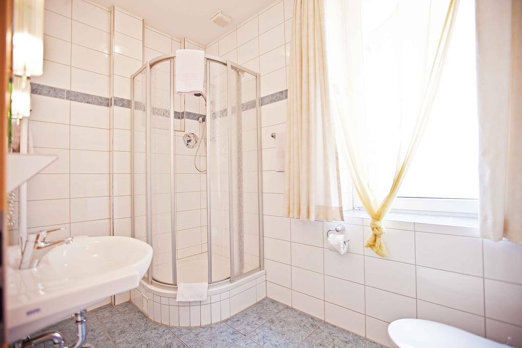 Hotel Post Weiden in der Oberpfalz Værelse billede